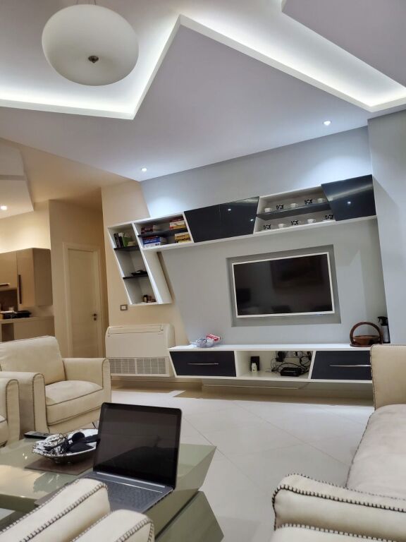 Appartamento in affitto annuale Giardino Zoologico Tirana