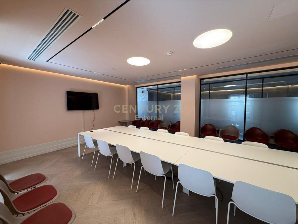 Ambjente per zyra me qira tek Rruga e Elbasanit 3,325 € /Muaj