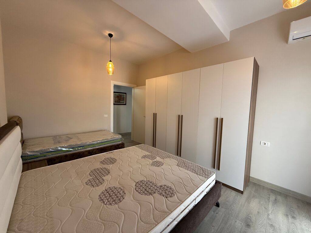 Modern 1+1 apartment in Xhamllik!