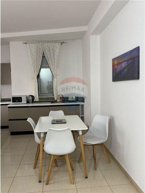 Apartament 1+1- Për Qira afatgjatë- Rruga Dhimitër Konomi, Vlorë