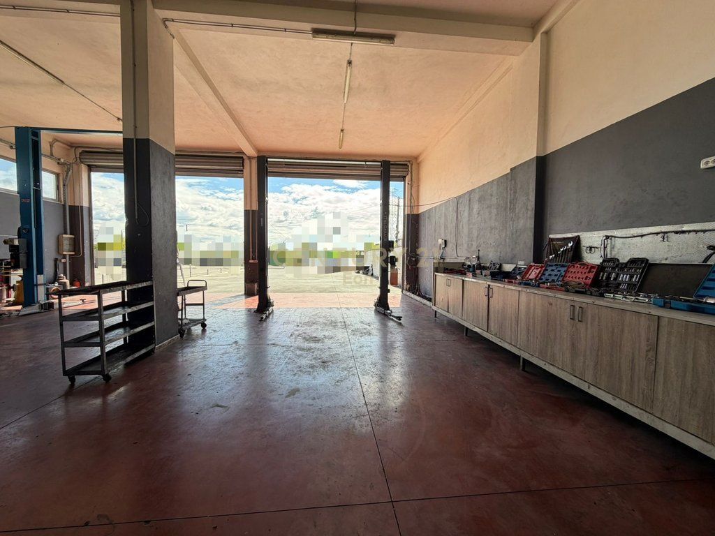 JEPET ME QERA SERVIS BUZE RRUGE,XHAFZOTAJ !!!