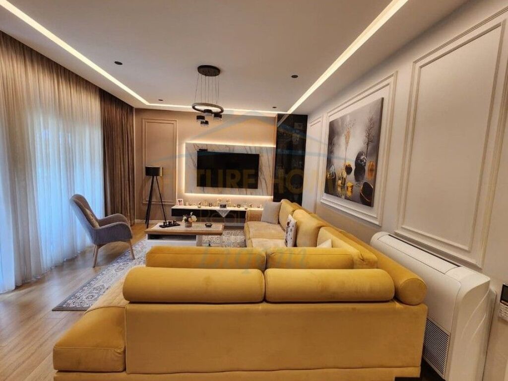 Shitet, Apartament 2+1+Post Parkimi, Liqeni i Thate, Tiranë