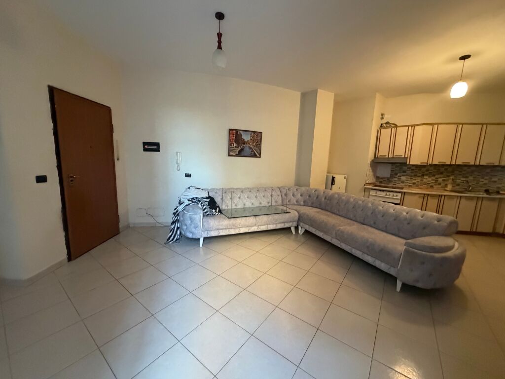 1+1,i mobiluar te bohemi ne astir,370 mije leke