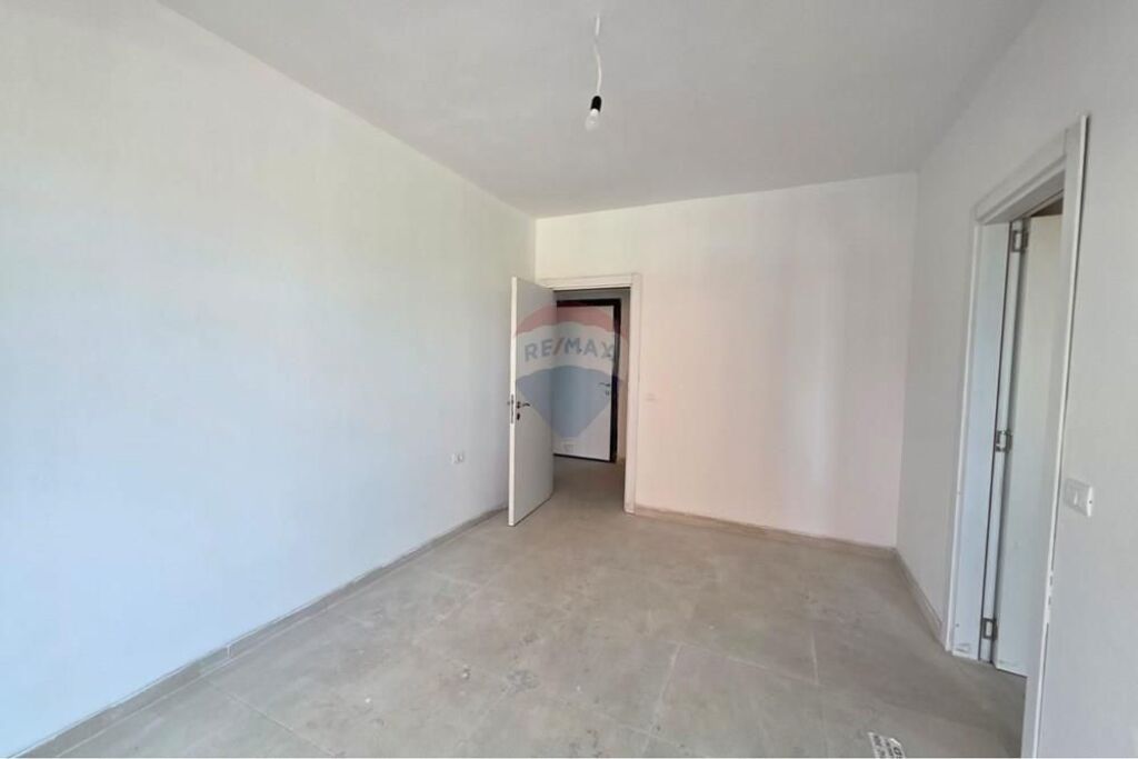 Vendiamo appartamento 2+1 con ipoteca, Casa Italia