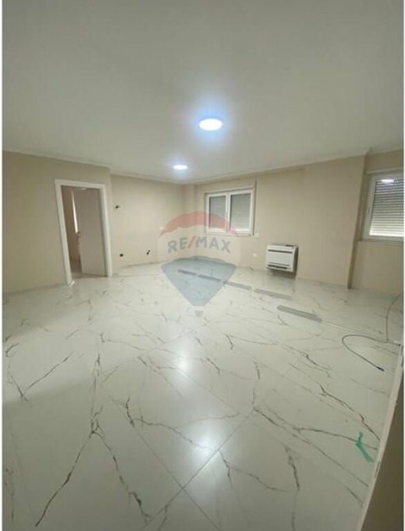 Apartament - Për Qira - Rruga e Durrësit, Tiranë