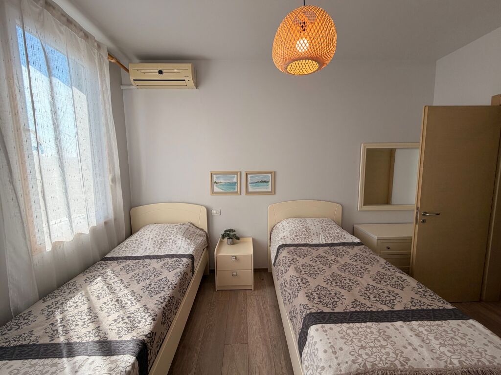 SHITET apartament 3+1 plot dritë tek HIPOTEKA e Tiranës