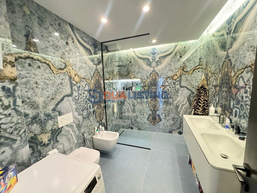 APPARTAMENTO 3+1+2 IN VENDITA CON VISTA SUL GIARDINO BOTANICO !!