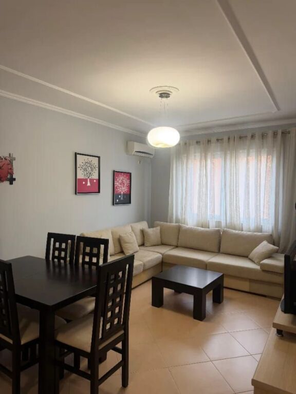 Jepet me qera apartament 1+1 te Rruga "Mine Peza" prane Prokurorise se Tiranes.