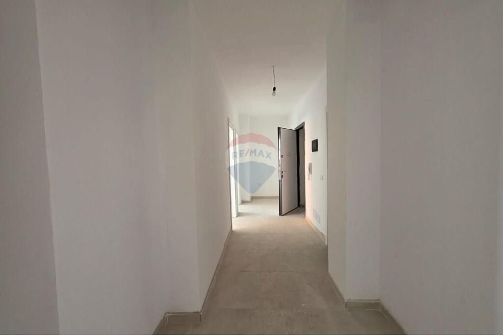 Vendiamo appartamento 2+1 con ipoteca, Casa Italia