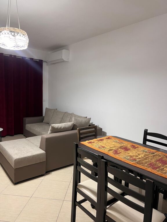 Jepet Me Qera Apartament 2+1+1 Ballkon