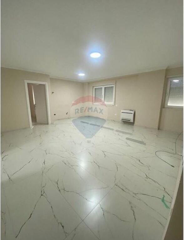 Apartament - Për Qira - Rruga e Durrësit, Tiranë
