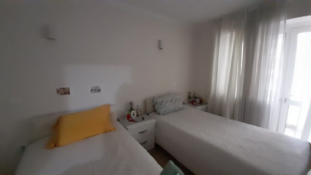 Shitet apartament 1+1 prane Shkolles se Baletit