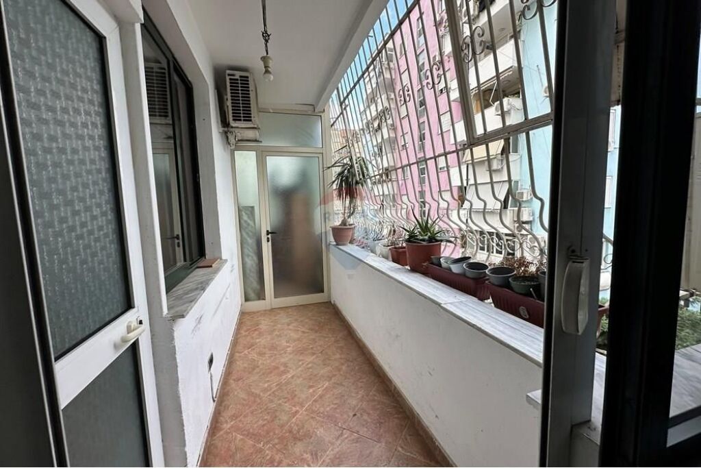 Zyrë - Për Qira - Bulevardi Gjergj Fishta, Tiranë