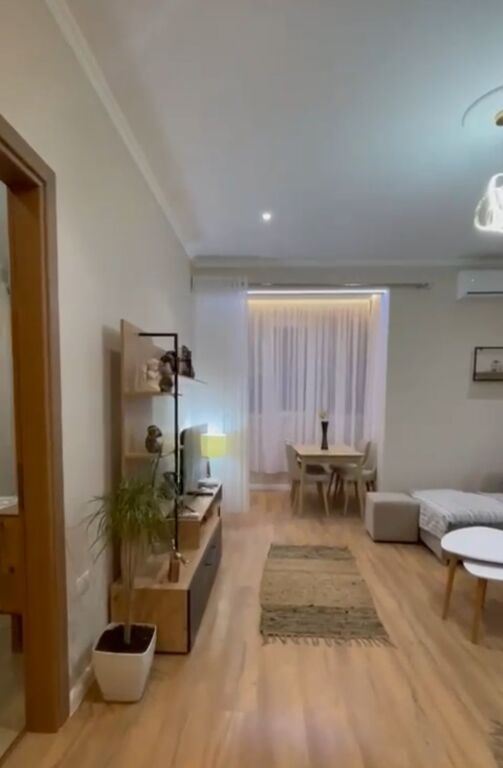 Affittasi appartamento 1+1, Via Kavajës, di fronte a Delijorgjit.