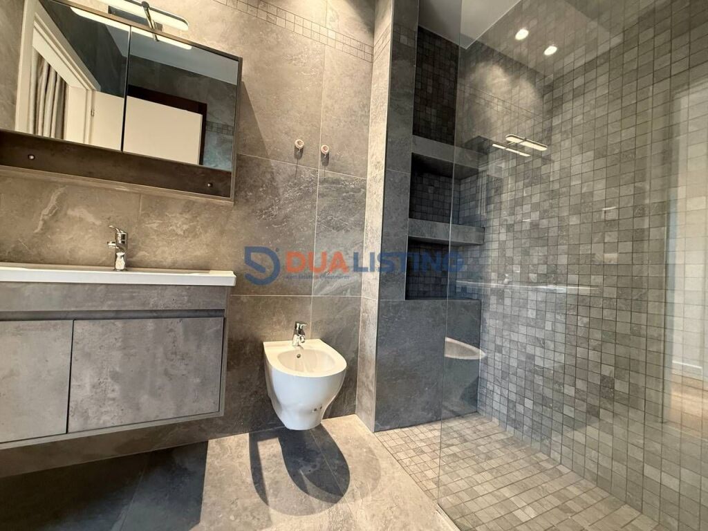 For Rent – Modern Duplex 3+1+3 | Barricade Street!