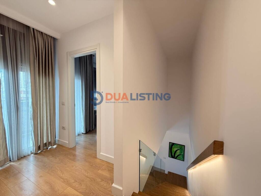 For Rent – Modern Duplex 3+1+3 | Barricade Street!