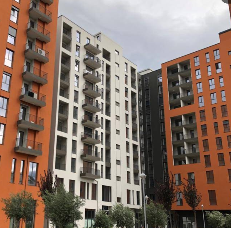 Shitet, Njësi Biznesi, Kompleksi ASL, Xhamllik.