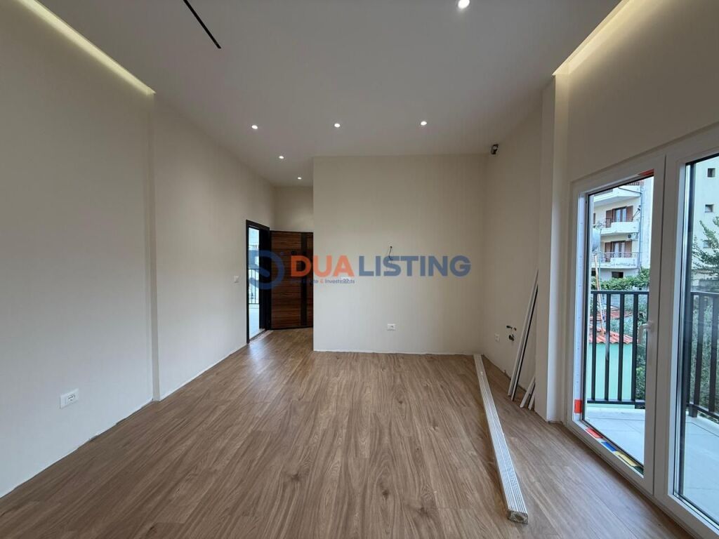 Vendiamo appartamento 1+1 nella zona di Ali Dem!!