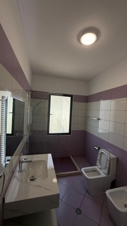 Jepet Me Qera Apartament 2+1+2 Ballkone