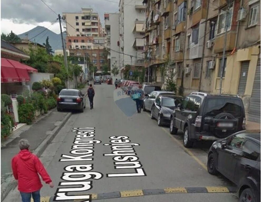 Negozio - In Vendita - Via Muhamet Gjollesha, Tirana