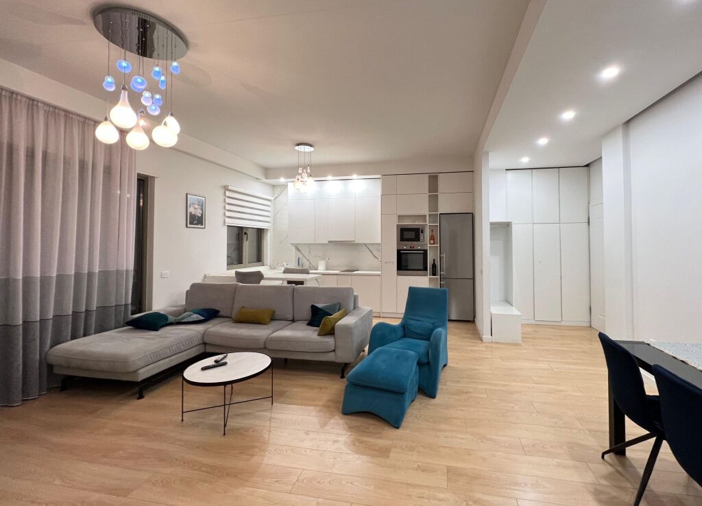 👉🏻 IN AFFITTO Super Appartamento 2+1+2 📍Complesso Delijorgji, Tirana