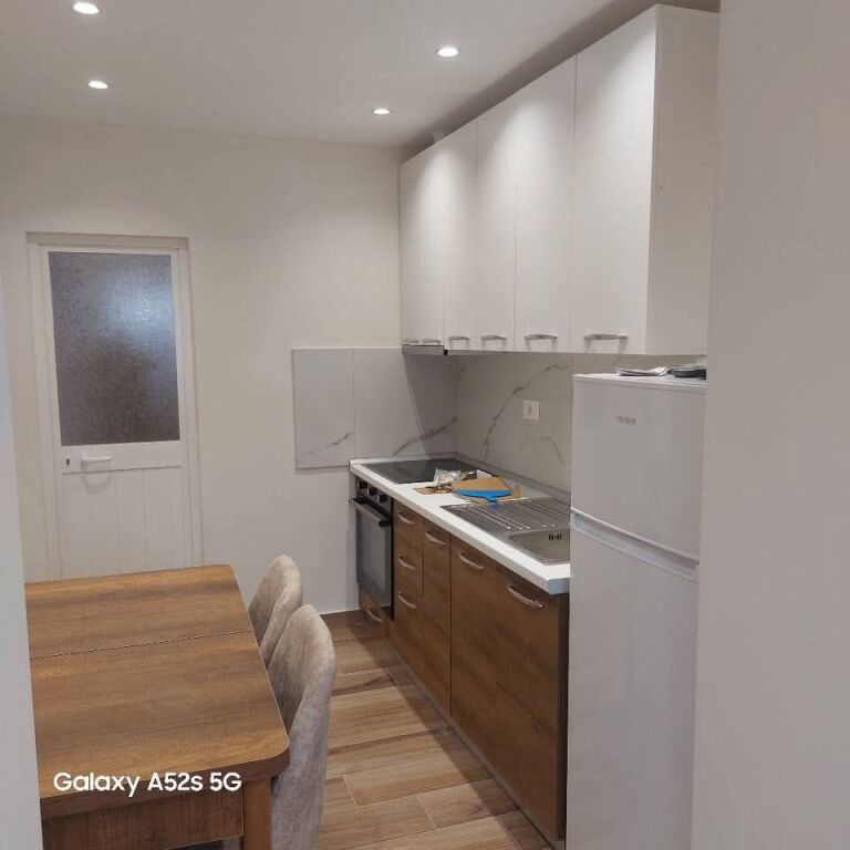 JEPET ME QERA SHTEPI PRIVATE ME OBORR DHE PARKING - TIRANE