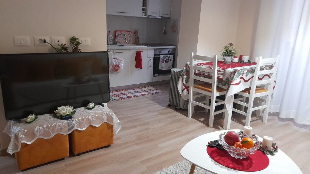 Shitet apartament 1+1 prane Shkolles se Baletit