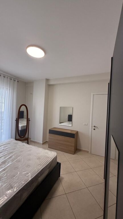 Jepet Me Qera Apartament 2+1+2 Ballkone