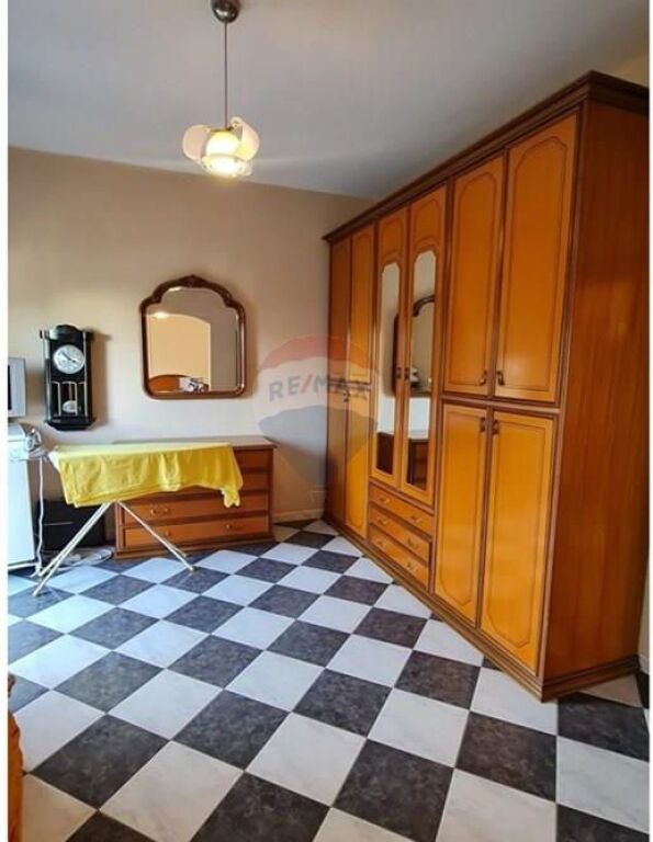 Vilë - Për Qira - Rruga Mihal Grameno, Tiranë