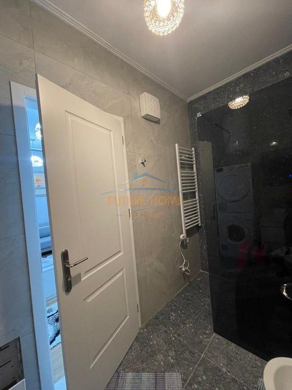 Shitet 1+1, Ish Venue Oxhaku 135.000€