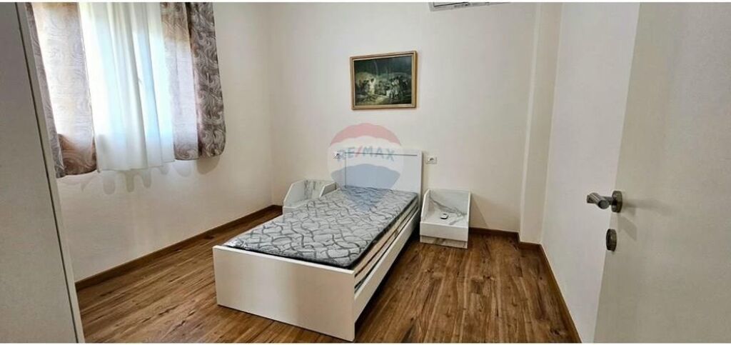 Dupleks - Për Qira - Rruga Ali Demi, Tiranë