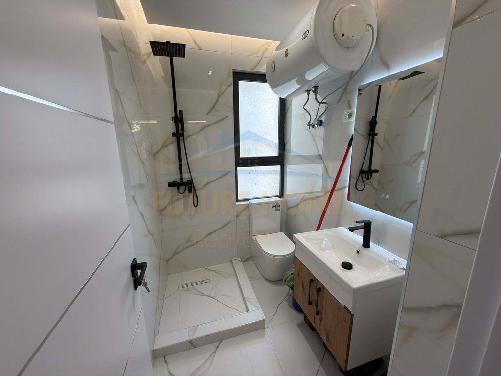 Apartment 2+1+2 for sale, Building with arrow