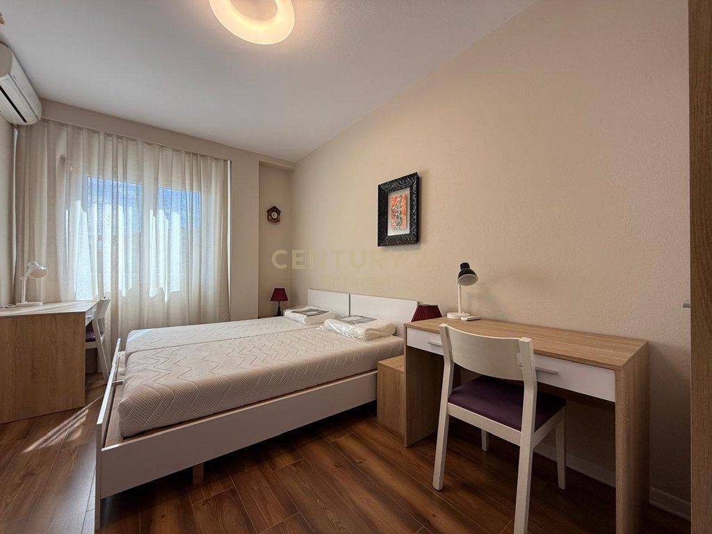 Apartament 2+1+2 për shitje në zonën e Mine Pezës, Tiranë.