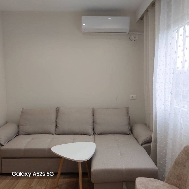 JEPET ME QERA SHTEPI PRIVATE ME OBORR DHE PARKING - TIRANE