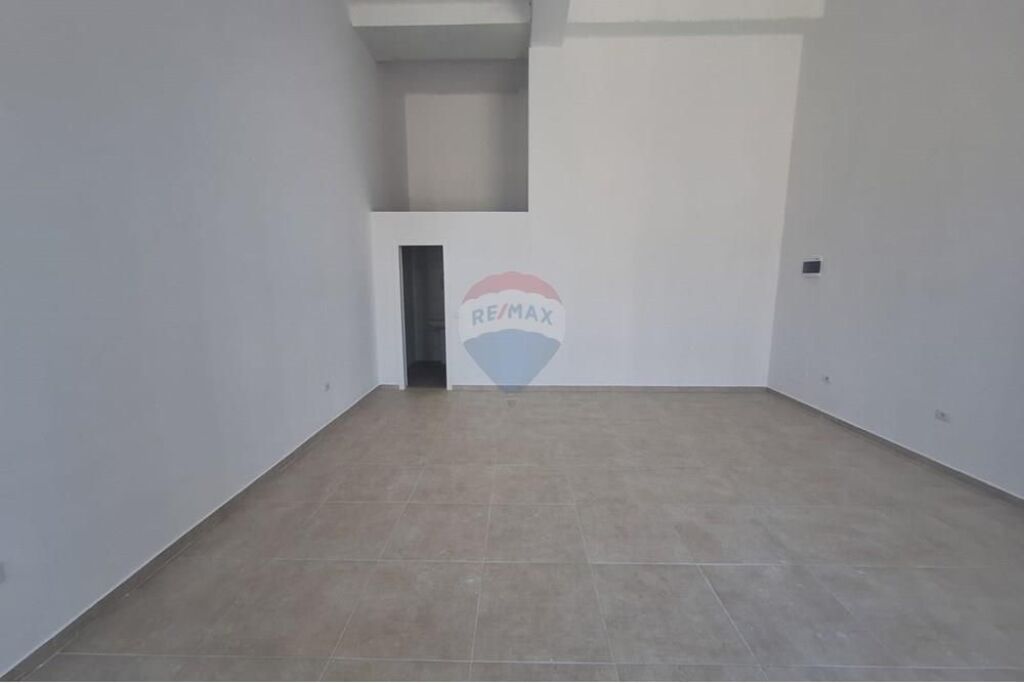 Dyqan - Për Qira - Rruga Luçie Miloti, Tiranë