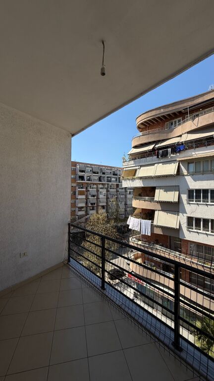 Affittasi 2+1 ad Astir, ottima posizione e accesso perfetto