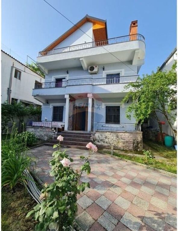 Vilë - Për Qira - Rruga Mihal Grameno, Tiranë