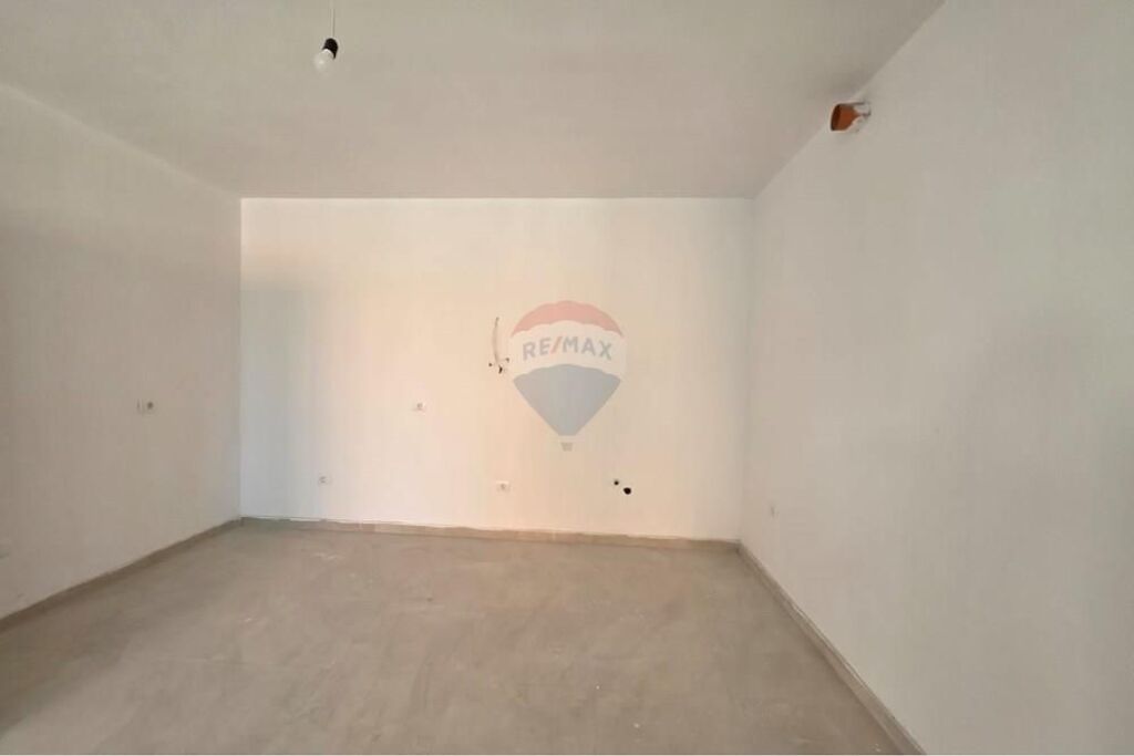 Vendiamo appartamento 2+1 con ipoteca, Casa Italia