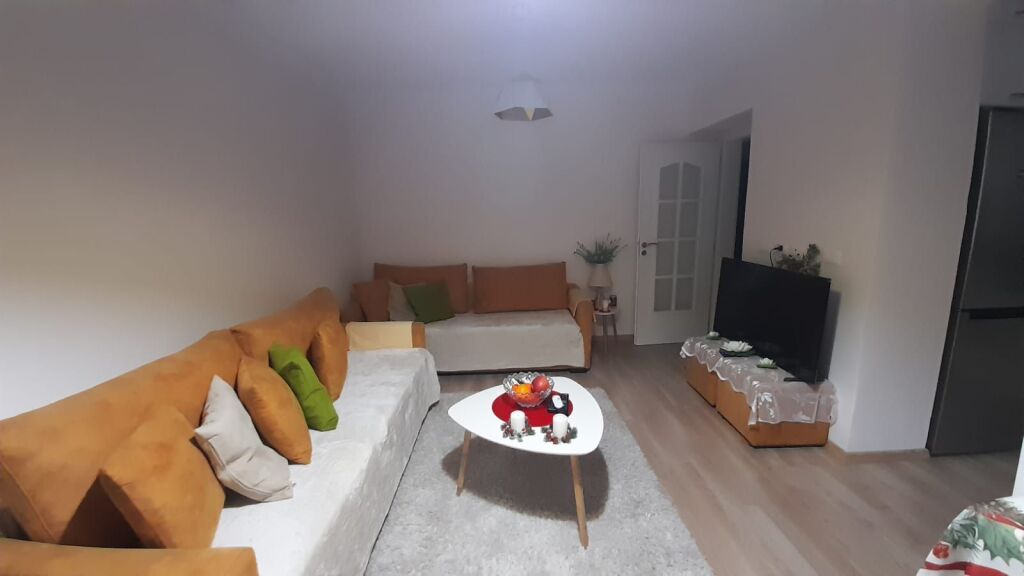 Shitet apartament 1+1 prane Shkolles se Baletit