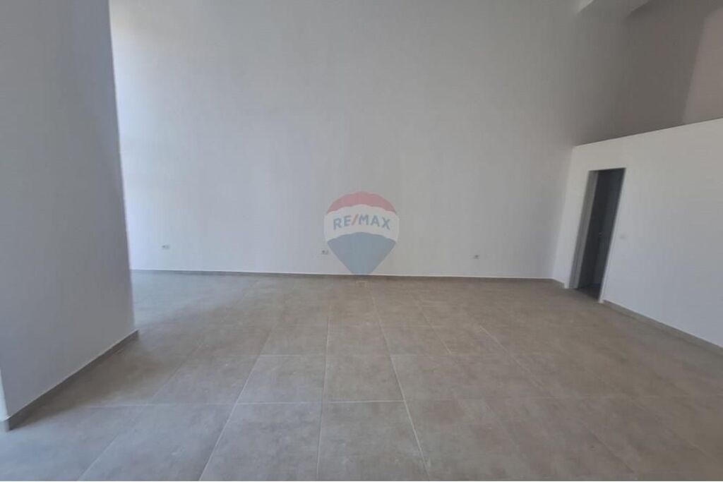 Dyqan - Për Qira - Rruga Luçie Miloti, Tiranë