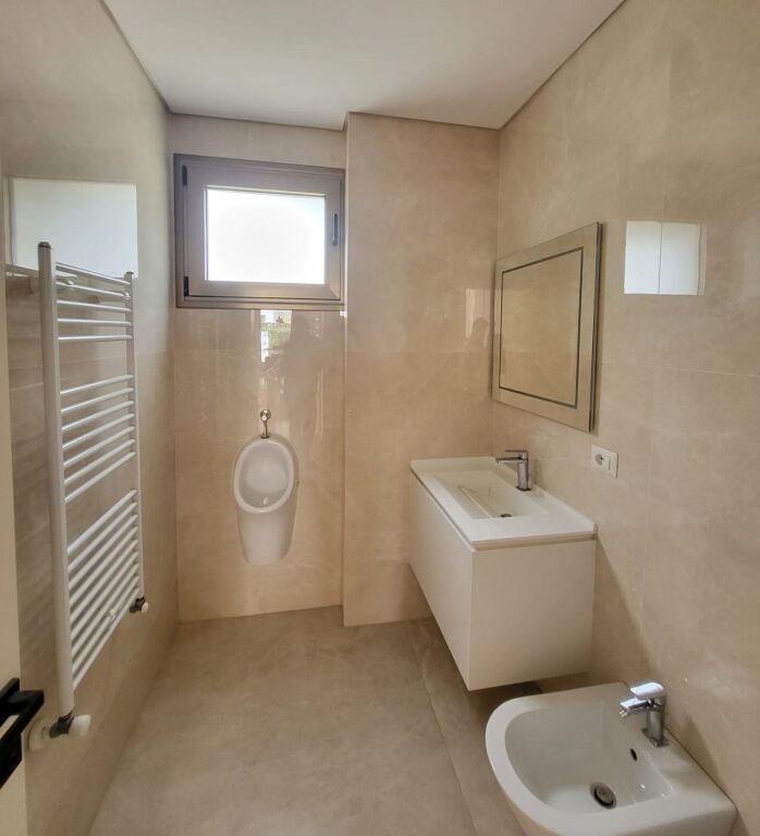 🏡 Jepet Vilë me Qira – pranë TEG