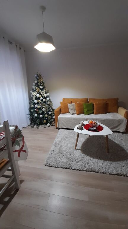 Shitet apartament 1+1 prane Shkolles se Baletit