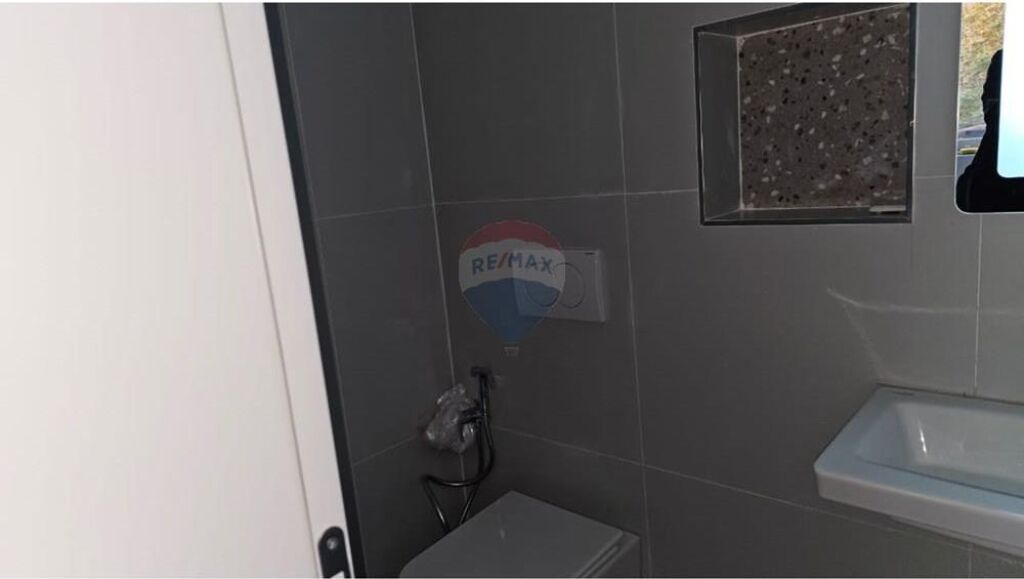 Office - For Rent - Mine Peza Street, Tirana