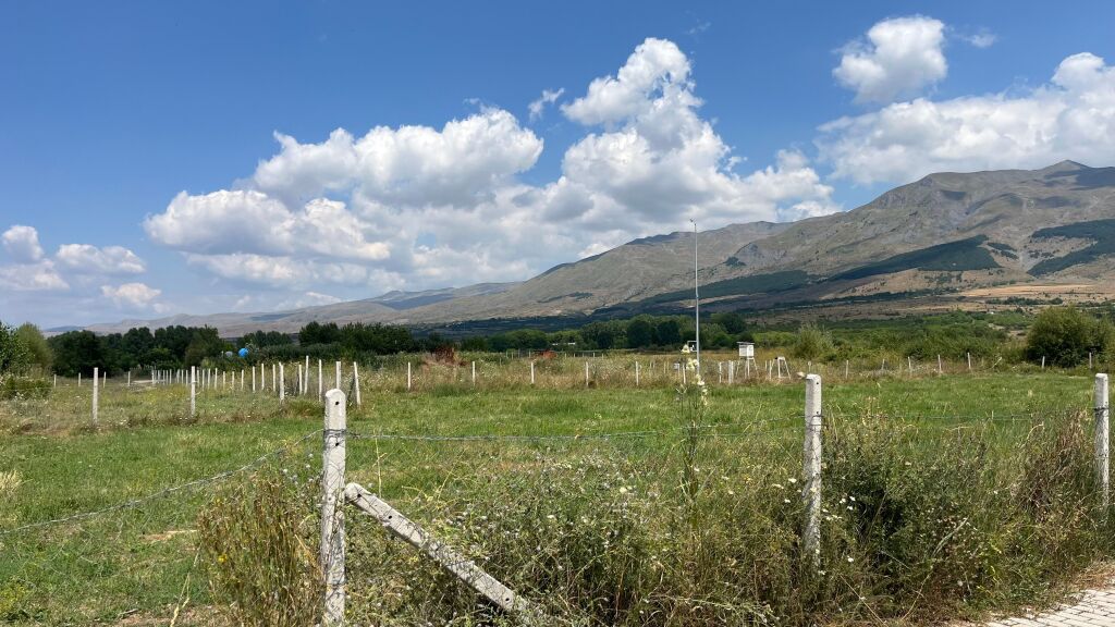 LAND IN ERSEKE near the center