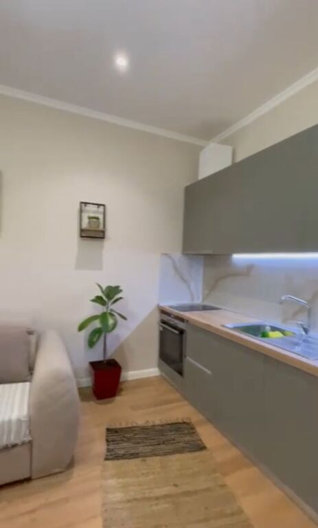 Affittasi appartamento 1+1, Via Kavajës, di fronte a Delijorgjit.