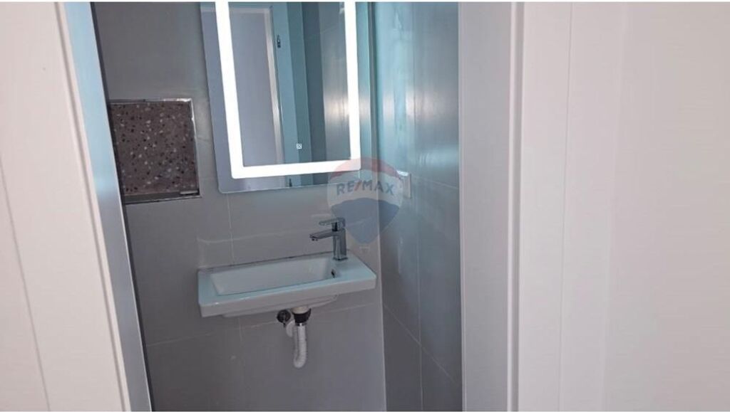 Office - For Rent - Mine Peza Street, Tirana