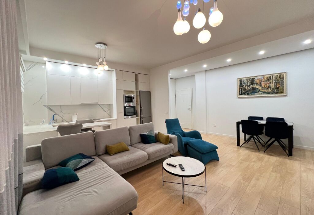 👉🏻 IN AFFITTO Super Appartamento 2+1+2 📍Complesso Delijorgji, Tirana