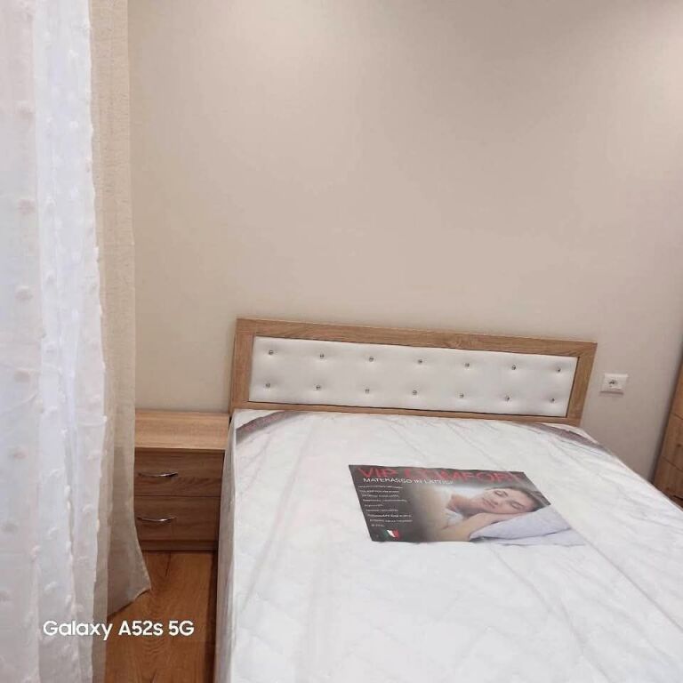 JEPET ME QERA SHTEPI PRIVATE ME OBORR DHE PARKING - TIRANE