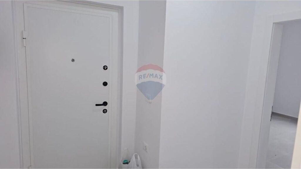 Office - For Rent - Mine Peza Street, Tirana