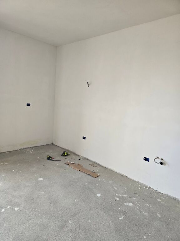 SHITET APARTAMENT TE RRETHI BATHORES,KAMEZ